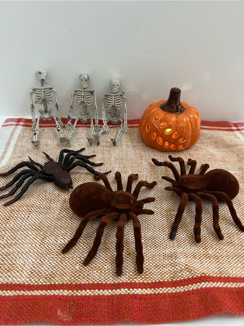 Miscellaneous Halloween Items Lot of 7 Skeletons Spiders Bugs Light Up Pumpkin